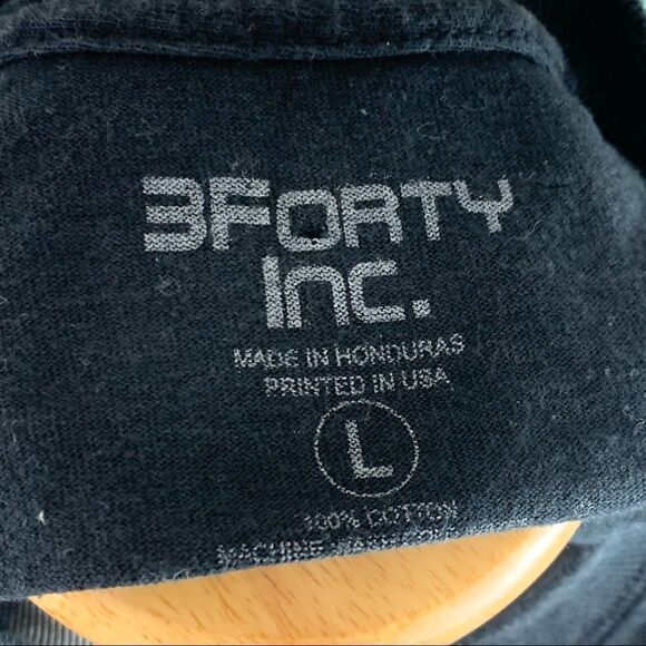 3Forty Inc savage jump bear 90’s style T-shirt - Picture 6 of 6